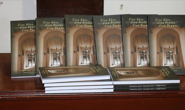 “Cien años, cien poetas, cien poemas”. Cortesía