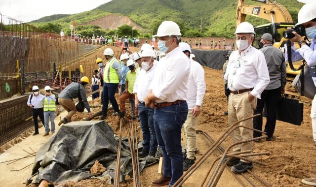 El presidente Iván Duque prometió volver en un año, para supervisar las obras. Alfredo Estévez