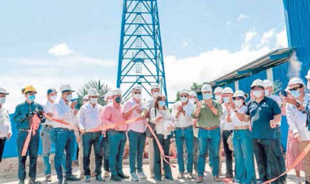 Al inaugurar la planta Oleonorte el presidente Iván Duque dijo que la misma es producto del emprendimiento asociativo que cobija a los pequeños y medianos productores. Cortesía