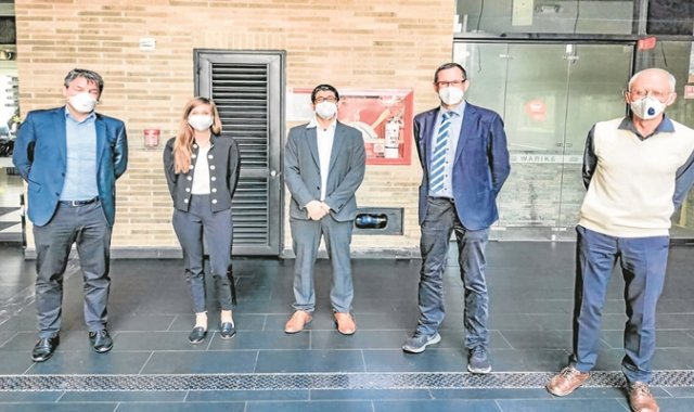 La delegación viene del Instituto de virología del Hospital Charité – Universitätsmedizin, en Berlín. Cortesía.