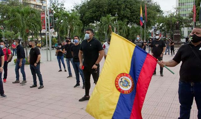 Los voceros del gremio de bares y gastrobares protestaron ayer por tantas medidas. Alfredo Estévez