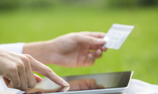 El comercio electrónico, después de la reapertura por la pandemia, viene creciendo un 25% en lo que va corrido de año, con 32 puntos porcentuales más que el tradicional. Colprensa