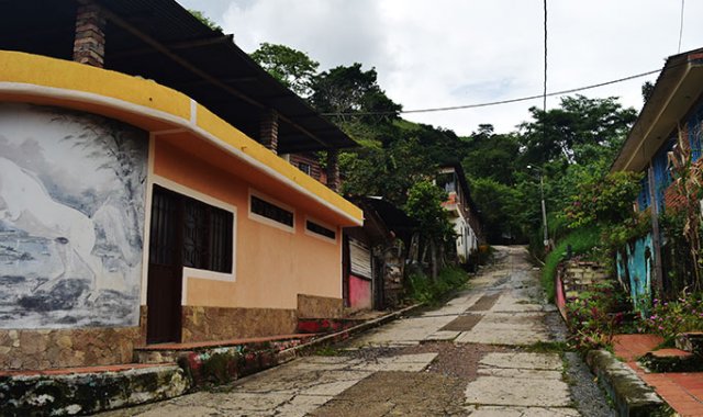 Las calles y las viviendas que no fueron afectadas por la destrucción en 2010, aún siguen mostrando la historia de los gramaloteros. Pablo castillo