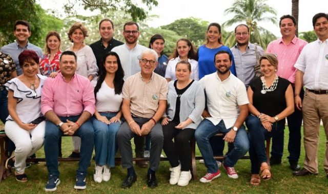 Este es el gabinete con el que empezó el 2020 el alcalde Jairo Yáñez. La mayoría de los funcionarios que ya no se encuentran en la administración,  renunció a su cargo. Archivo / La Opinión