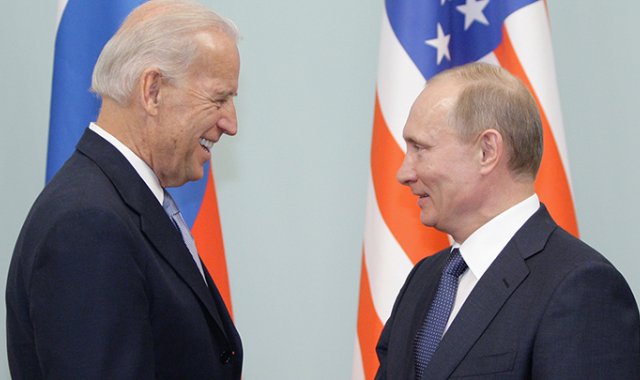 Joe Biden y Vladímir Putin. AFP