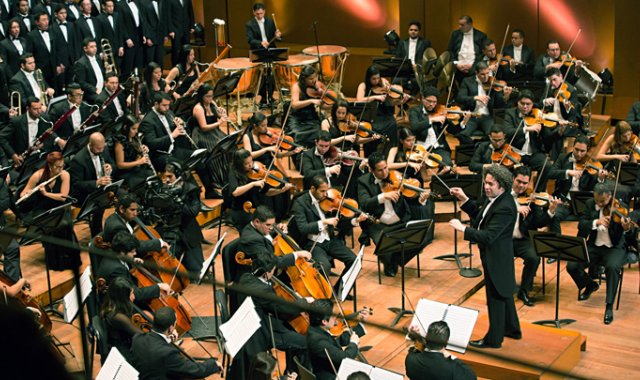 Del 7 al 14 de enero el público podrá revivir el concierto de julio del 2014 de la Orquesta Sinfónica Simón Bolívar bajo la batuta del célebre director venezolano Gustavo Dudame. Colprensa