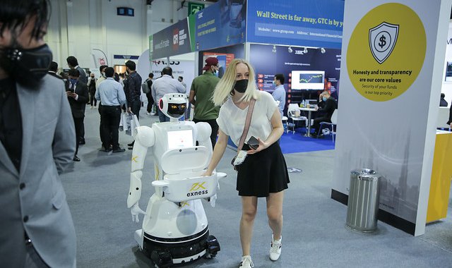 La pandemia impulsa el uso de la inteligencia artificial y la robótica. Colprensa