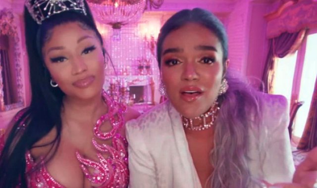 Karol G y Nicki Minaj. Internet