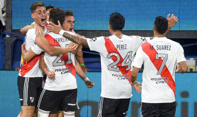 Rafael Santos Borré y Jorge Carrascal podrán ser titulares. AFP