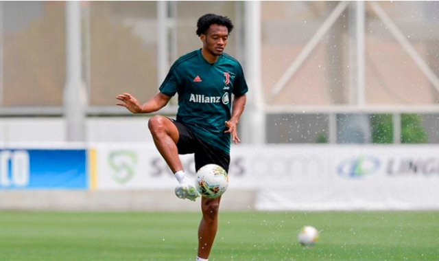 El extremo colombiano fue uno de los jugadores más destacados de la Juventus en la reciente temporada. Archivo/La Opinión