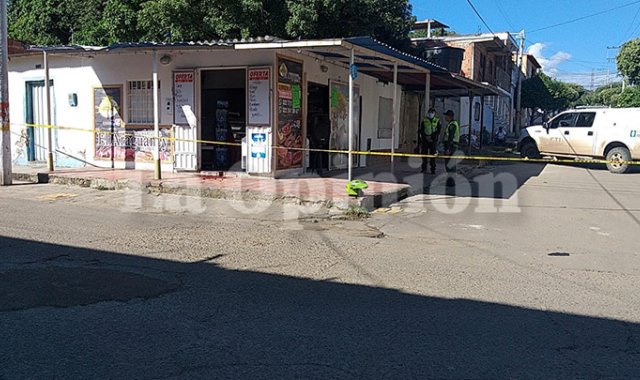 La víctima recibió cuatro disparos. La Opinión