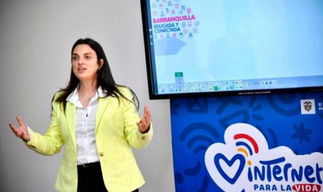 La ministra de las TIC, Karen Abudinen, destacó las bondades de la estrategia Vende Digital. Colprensa