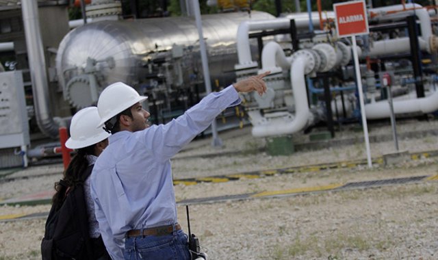 La producción nacional aumentó 0,6 % en el caso del gas, y 1,27 % en petróleo. Archivo La Opinión