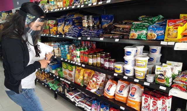 Solo una categoría de productos bajó según la FAO. Archivo La Opinión