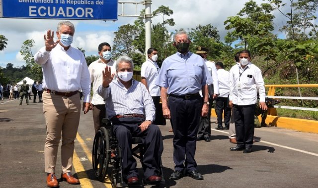 Los presidentes Iván Duque (Colombia) y Lenín Moreno (Ecuador) se reunieron para supervisar las obras de construcción en el puente sobre el río Mataje. AFP